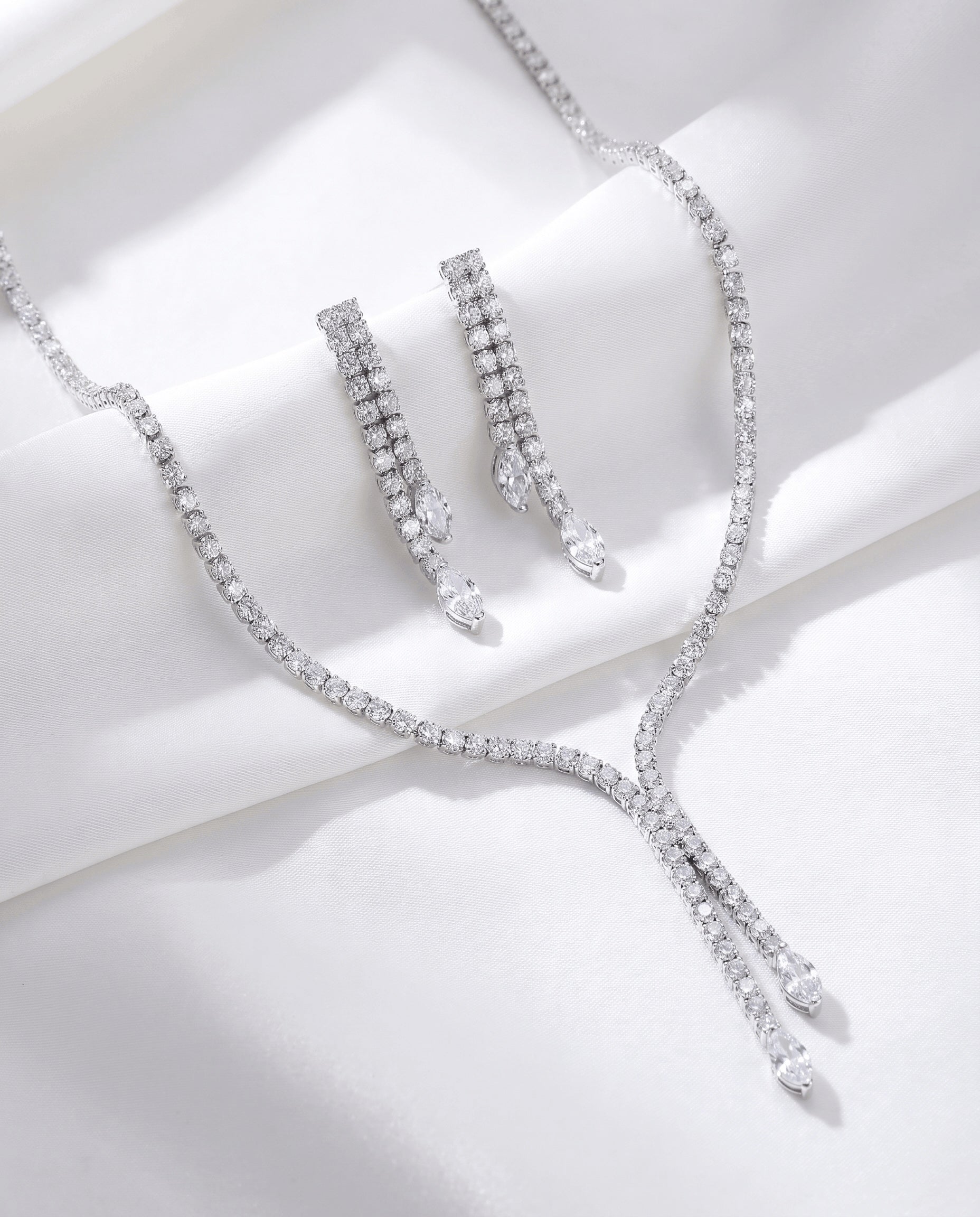 Elegance Tassel Set