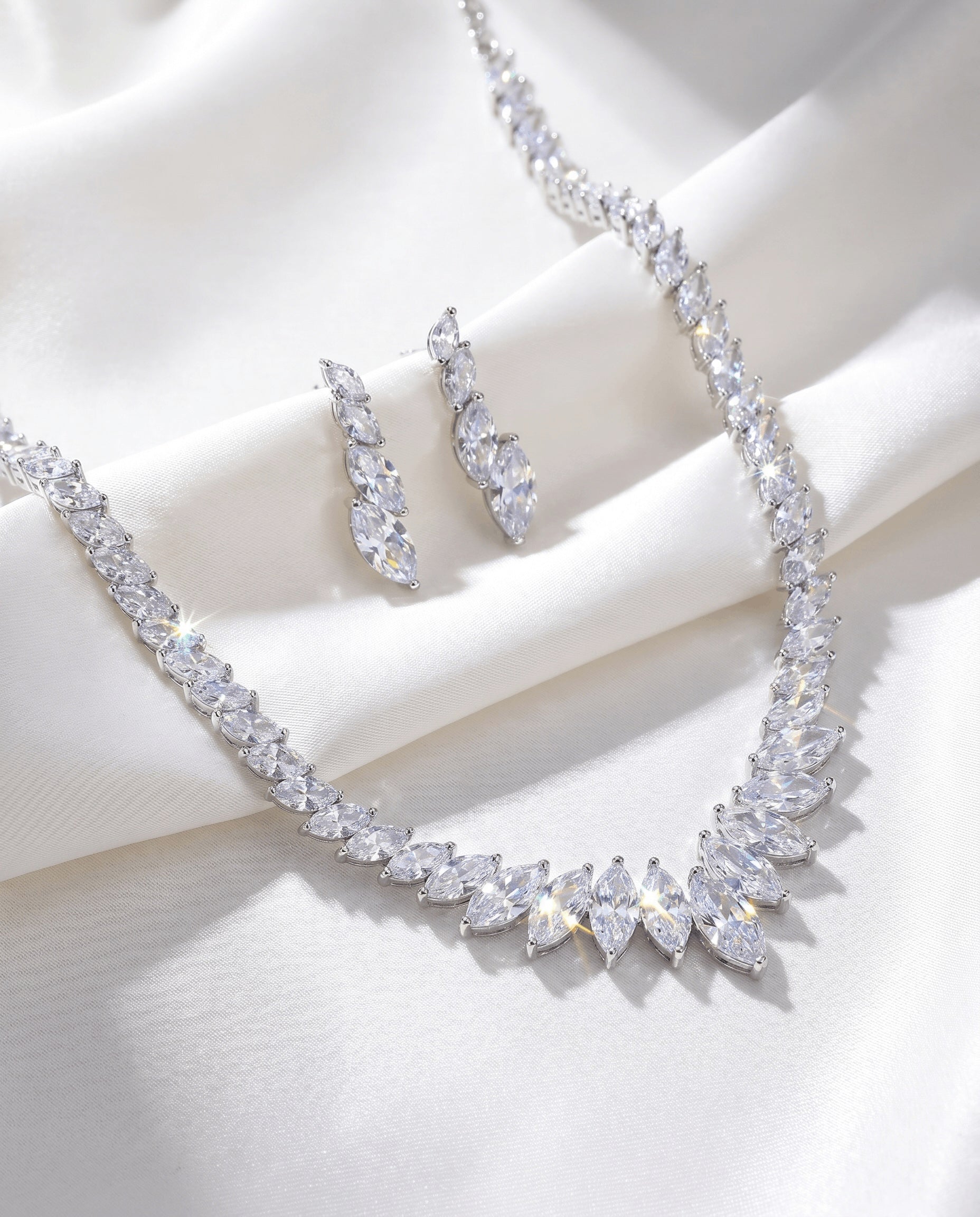 Elegance Regal Marquise Set 