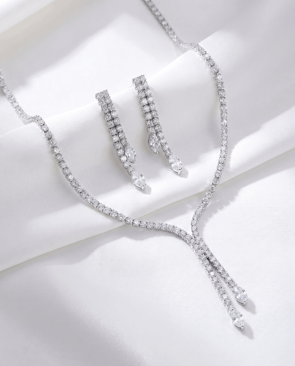 Elegance Tassel Set 