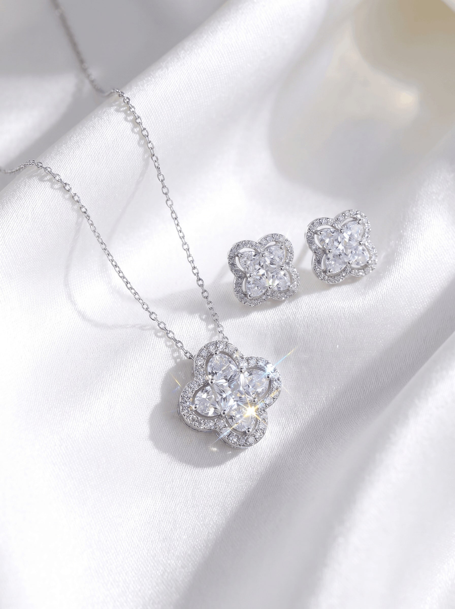 Flower Pendant Jewelry Set 