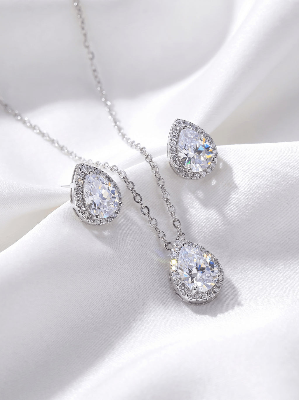  Pear Cut Jewelry Set 
